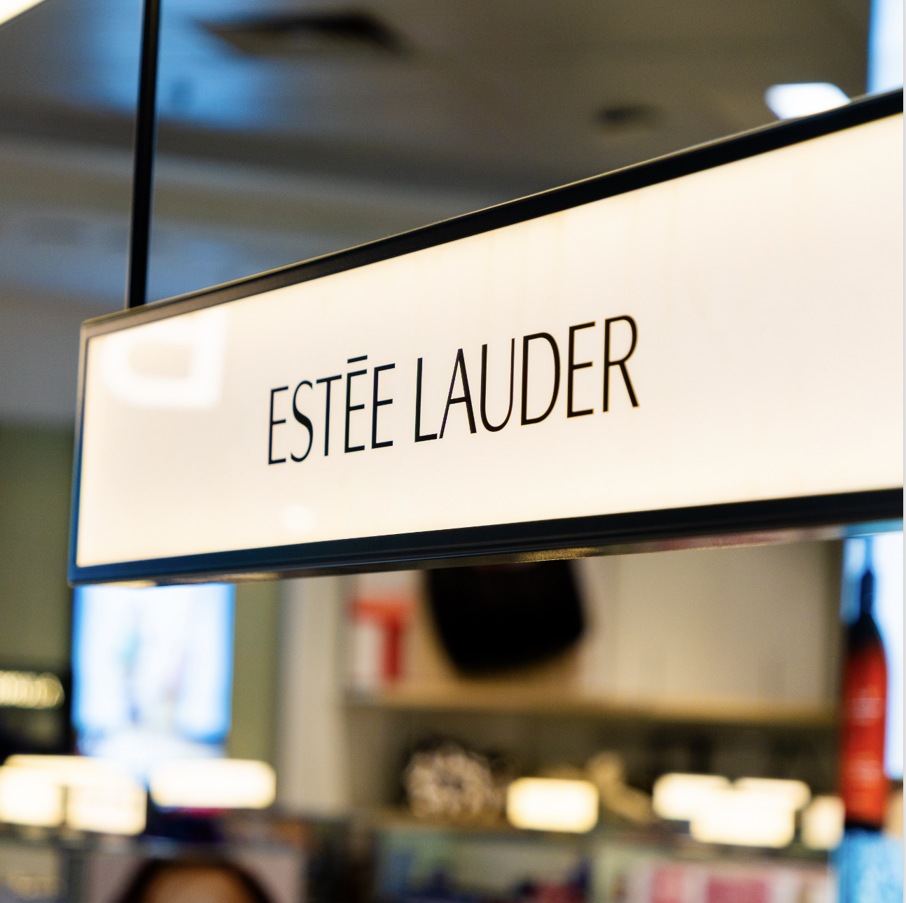 Estée Lauder sign